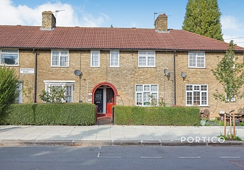 2 bedroom house to rent - Bentworth Road, W12