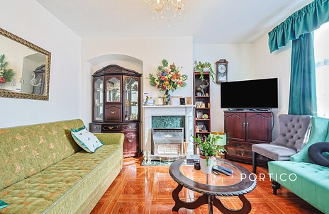 2 bedroom house to rent - Bentworth Road, W12