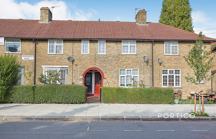 2 bedroom house to rent - Bentworth Road, W12