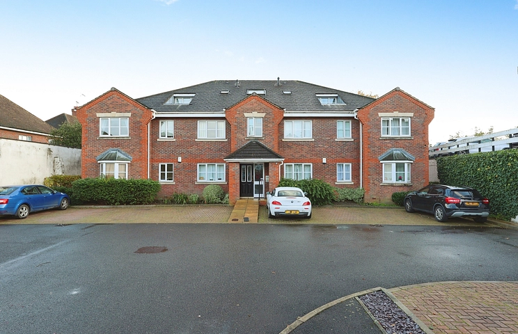 2 bedroom maisonette to rent - Amelia Close, London, W3 - Property View 1