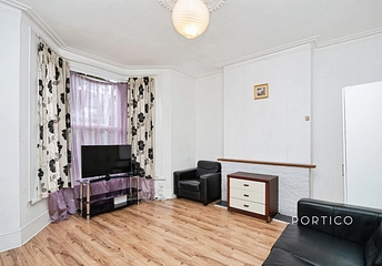 4 bedroom property to rent - Durham Road, London, E12 - Property View 1