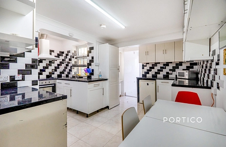 3 bedroom house to rent - Ramsay Road, E7