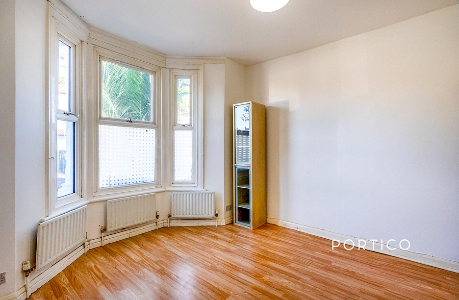 3 bedroom house to rent - Ramsay Road, E7