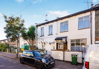 3 bedroom house to rent - Odessa Road, E7