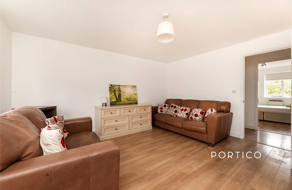 2 bedroom apartment to rent - Otter Close, E15