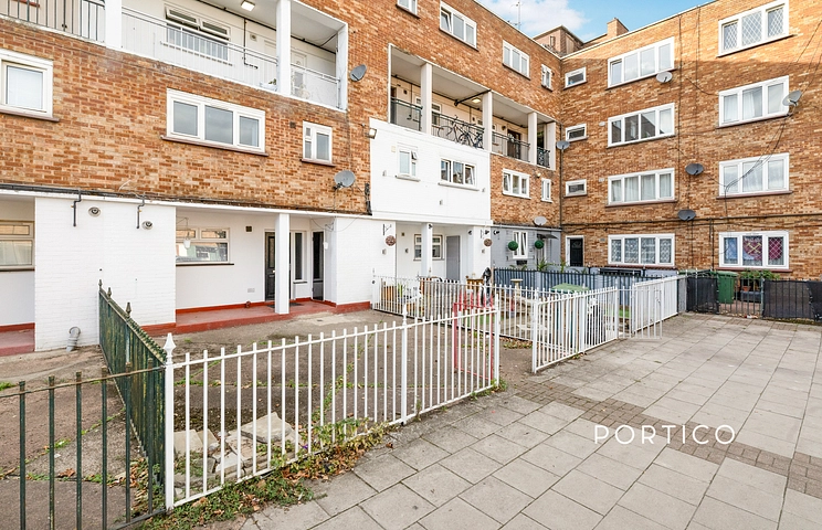 3 bedroom maisonette to rent - Grange Road, E13