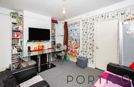 2 bedroom house to rent - Croydon Road, London, E13