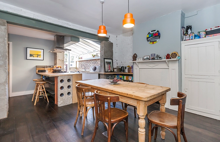 2 bedroom house to rent - Woodville Road, Walthamstow, London, E17 - Property View 1