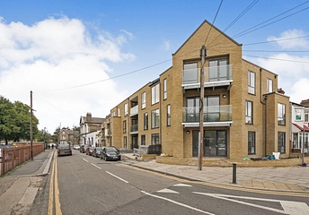 2 bedroom apartment to rent - Trulock Road, London, N17 - Property View 1