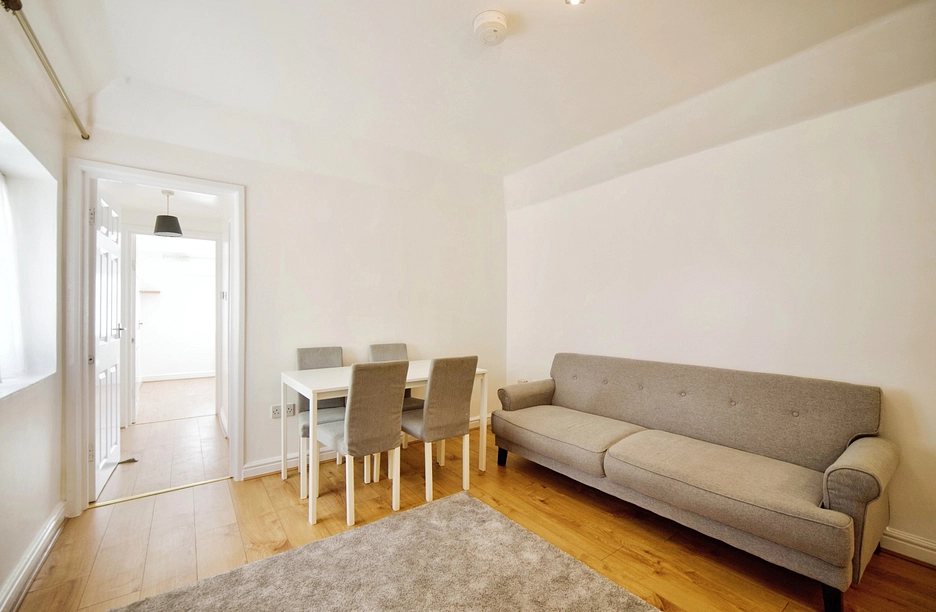1 bedroom apartment to rent - Cooper Avenue, London, E17