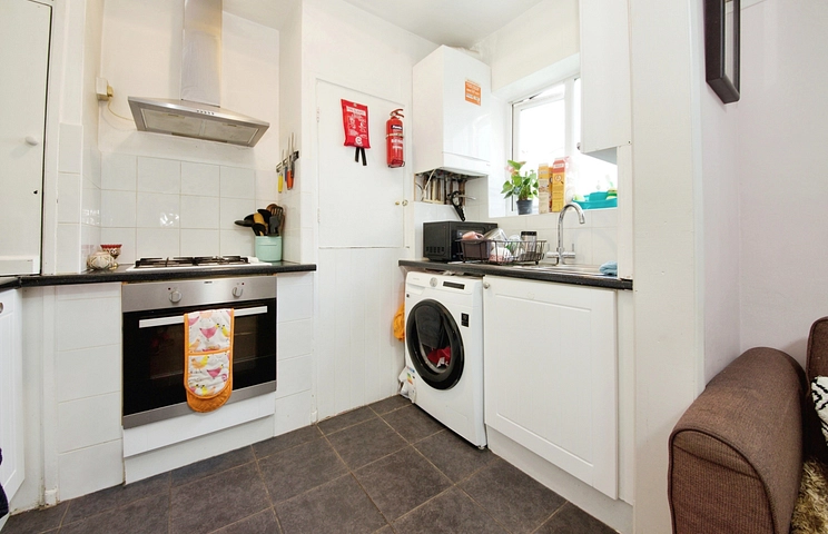 1 bedroom maisonette to rent - McEntee Avenue, London, E17