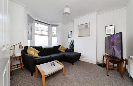 3 bedroom house to rent - Turner Road, London, E17
