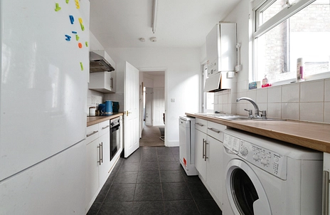 3 bedroom house to rent - Turner Road, London, E17