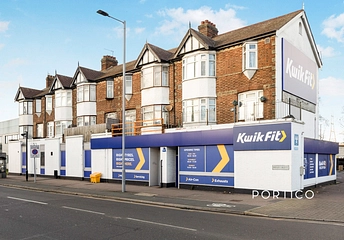 3 bedroom apartment to rent - Billet Road, London, E17 - Property View 1