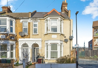 2 bedroom house to rent - First Avenue, Walthamstow, London, E17