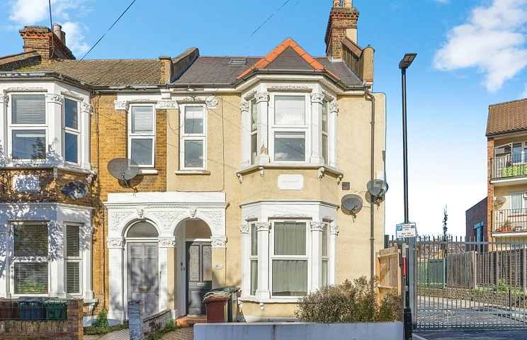 2 bedroom house to rent - First Avenue, Walthamstow, London, E17