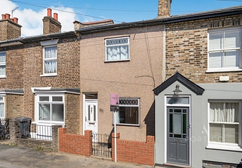 2 bedroom apartment to rent - Eden Road, London, E17 - Property View 1