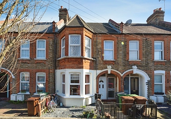 3 bedroom apartment to rent - Fleeming Road, London, E17 - Property View 1