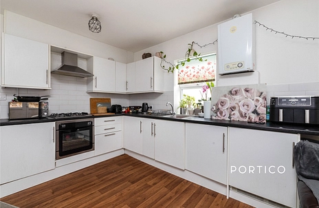 1 bedroom apartment to rent - Coleridge Road, London, E17