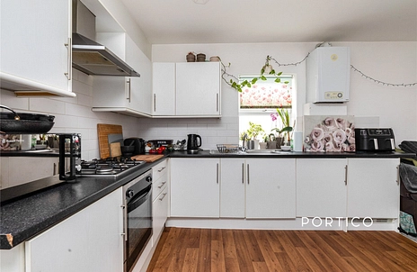 1 bedroom apartment to rent - Coleridge Road, London, E17