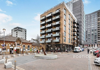 2 bedroom apartment to rent - Station Approach, Hoe Street, London, E17 - Property View 1