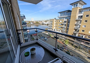 2 bedroom apartment to rent - Smugglers Way, London, SW18 - Property View 1