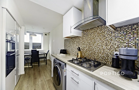 2 bedroom apartment to rent - Wentworth Court, SW18