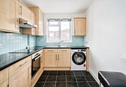 2 bedroom apartment to rent - Station Parade, Cherry Tree Rise, IG9 - Property View 2