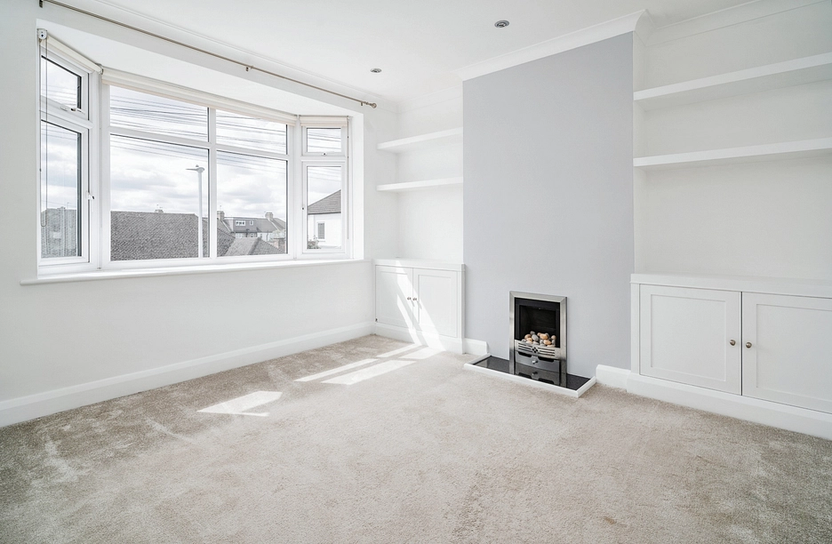 2 bedroom apartment to rent - Station Parade, Cherry Tree Rise, IG9 - Property View 1