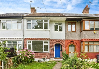 4 bedroom house to rent - Chigwell Road, Woodford Green, IG8 - Property View 1