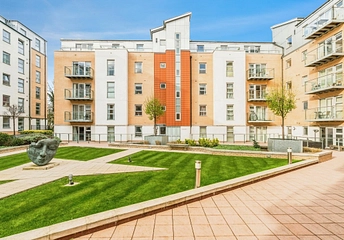 3 bedroom apartment to rent - Freshmans House, Queen Mary Avenue, London, E18 - Property View 1