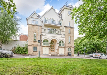 2 bedroom apartment to rent - Chapel Green Apartments, 499-501 High Road, Woodford Green, IG8 - Property View 1