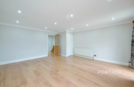 3 bedroom house to rent - Limes Avenue, Chigwell, IG7 - Property View 3