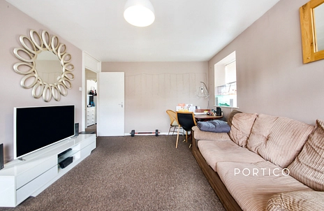 2 bedroom apartment to rent - Trotwood, Chigwell, Essex, IG7