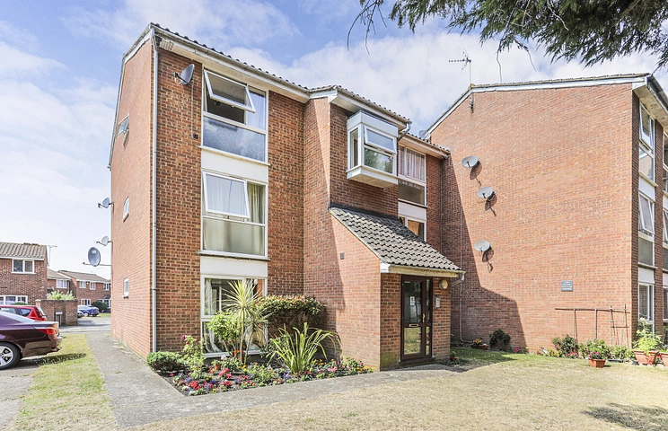 1 bedroom apartment to rent - Trotwood, Chigwell, IG7 - Property View 1