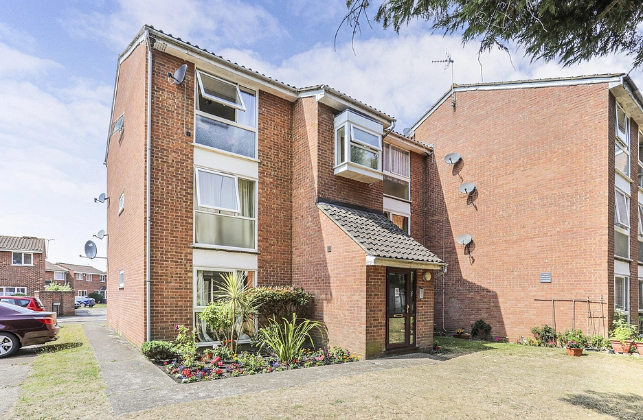 1 bedroom apartment to rent - Trotwood, Chigwell, IG7 - Property View 1