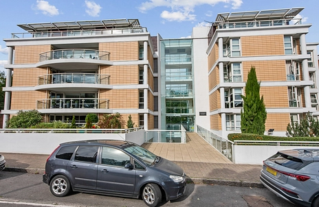 2 bedroom apartment to rent - Claremont Place, 24 Brook Parade, High Road, Chigwell, IG7 - Property View 2