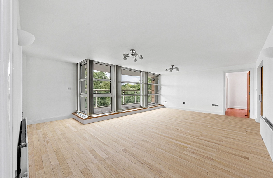 2 bedroom apartment to rent - Claremont Place, 24 Brook Parade, High Road, Chigwell, IG7 - Property View 1