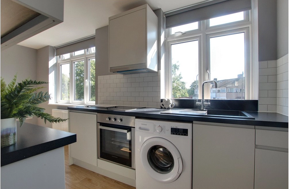 1 bedroom apartment to rent - Chigwell Road, Woodford Green, IG8