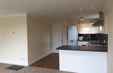 2 bedroom apartment to rent - High Road, Woodford Green, IG8 - Property View 3