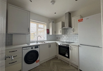 2 bedroom apartment to rent - The Drive, London, E18 - Property View 1