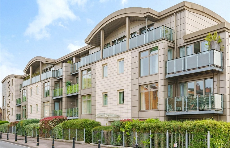 2 bedroom apartment for sale - The Atrium, Lower Queens Road, Buckhurst Hill, IG9