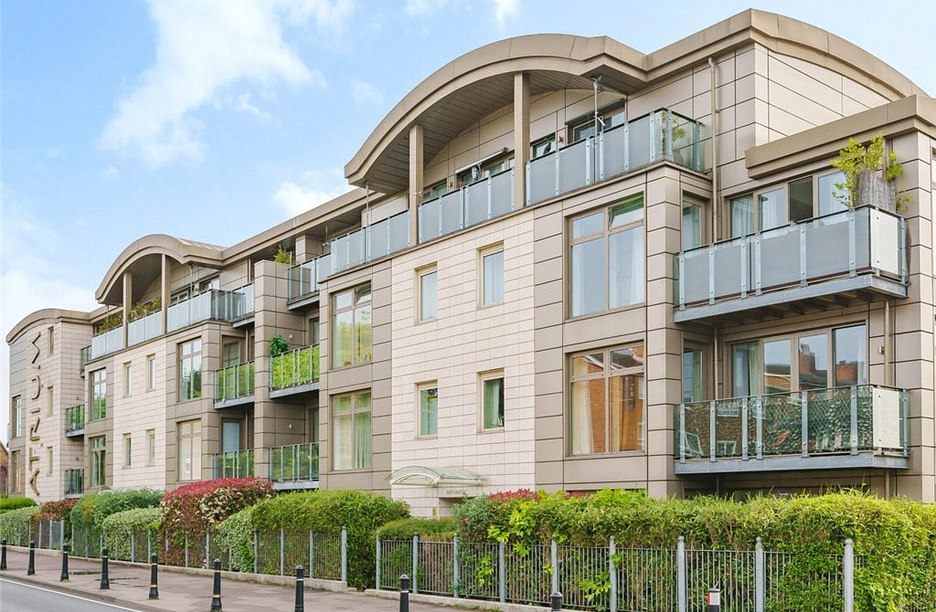 2 bedroom apartment for sale - The Atrium, Lower Queens Road, Buckhurst Hill, IG9