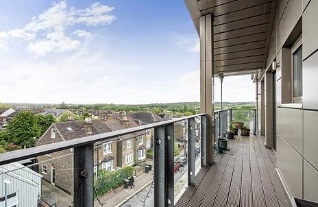 2 bedroom apartment for sale - Lower Queens Road, Buckhurst Hill, Essex, IG9
