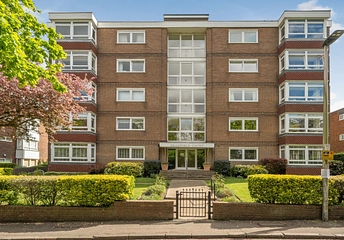 2 bedroom apartment for sale - Cranfield Court, Sunset Avenue, Woodford Green, Essex, IG8 - Property View 1
