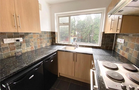 2 bedroom maisonette for sale - Fullwell Avenue, Ilford, IG5