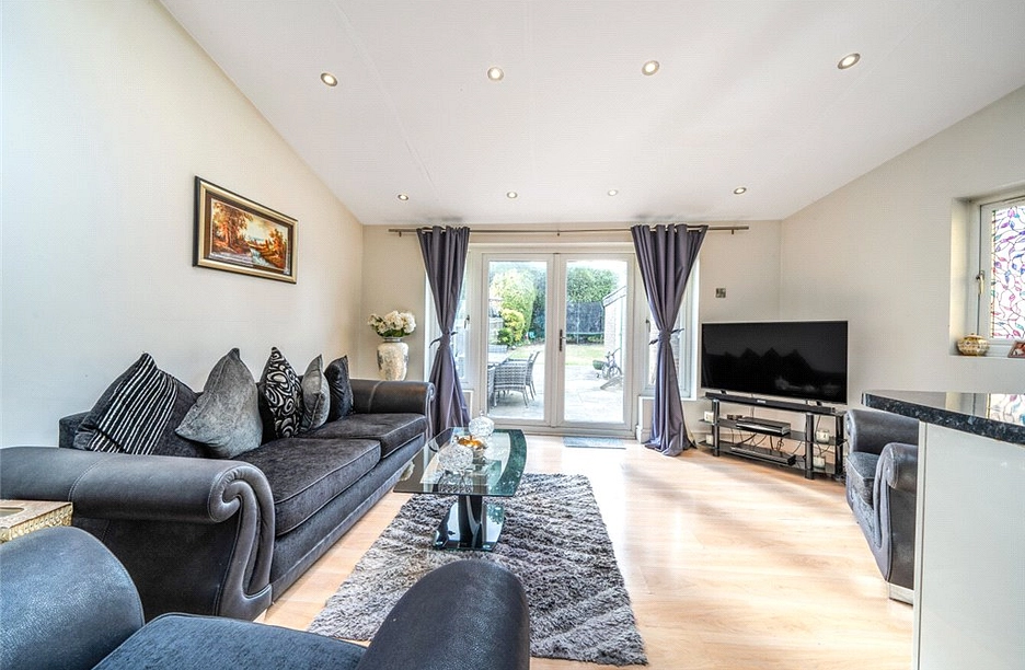 3 bedroom house for sale - St. Barnabas Road, Woodford Green, IG8