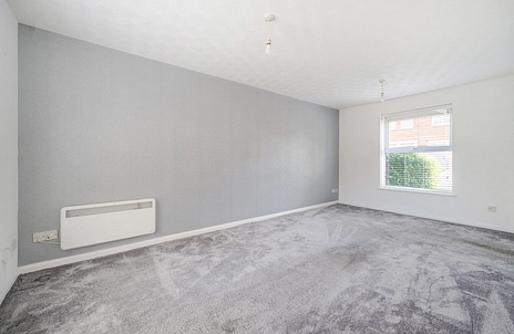 1 bedroom apartment for sale - Chigwell Lane, Loughton, Essex, IG10 - Property View 2