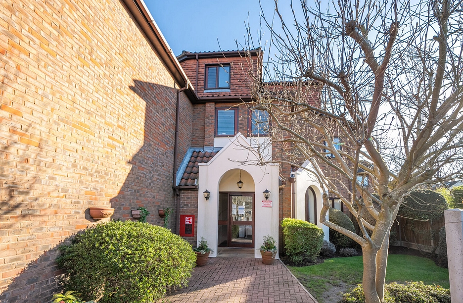 1 bedroom apartment for sale - Chingford Lane, Woodford Green, IG8