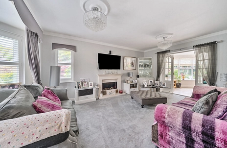 3 bedroom house for sale - Oakland Place, Buckhurst Hill, IG9 - Property View 2